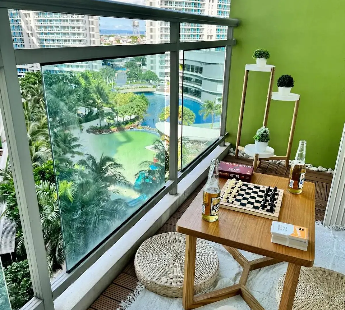 Apartment Azure Beach Resort Residences By Andre Manila