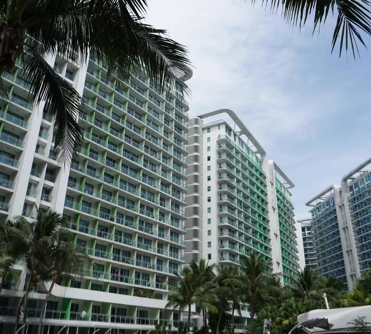 Azure Beach Resort Residences By Andre Manila Apartment