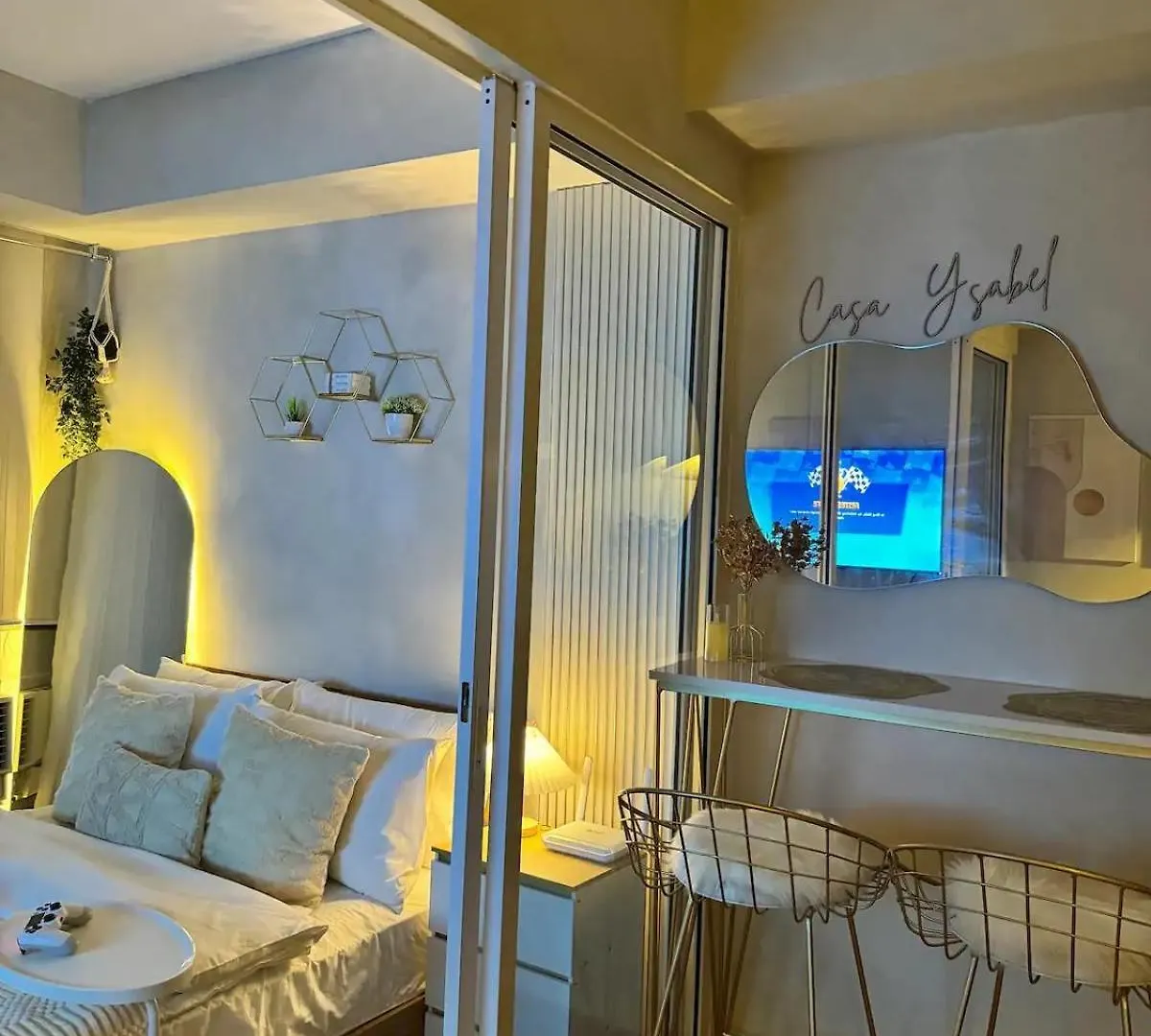 Azure Beach Resort Residences By Andre Manila Filipíny