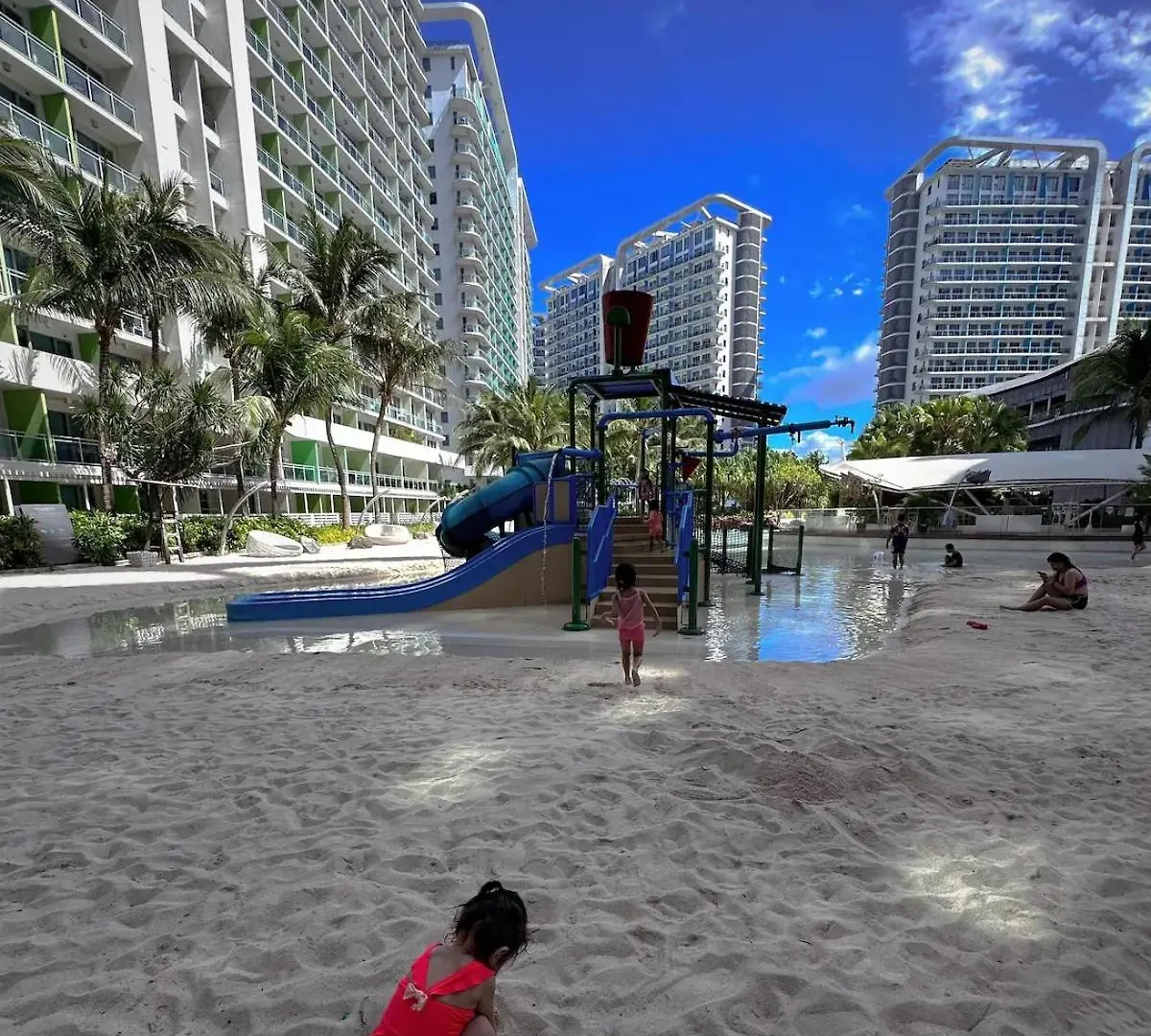 Azure Beach Resort Residences By Andre Manila Apartment